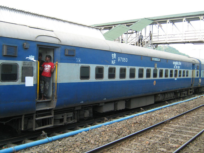 Three summer special trains by ECoR